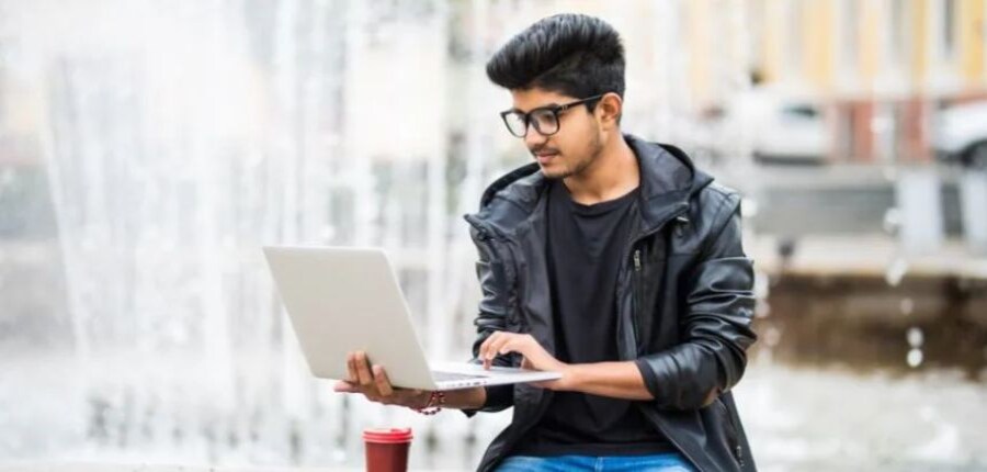 क्लैट 2025 परीक्षा पेन-एंड-पेपर मोड में आयोजित की जाएगी।(प्रतीकात्मक-फ्रीपिक)