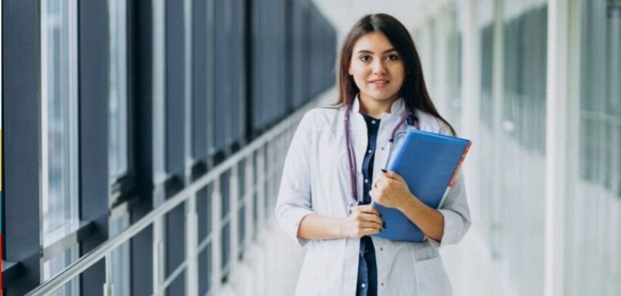 इस साल एनटीए द्वारा नीट यूजी परीक्षा 5 मई को एक ही शिफ्ट में आयोजित की गई थी। (प्रतीकात्मक-फ्रीपिक)