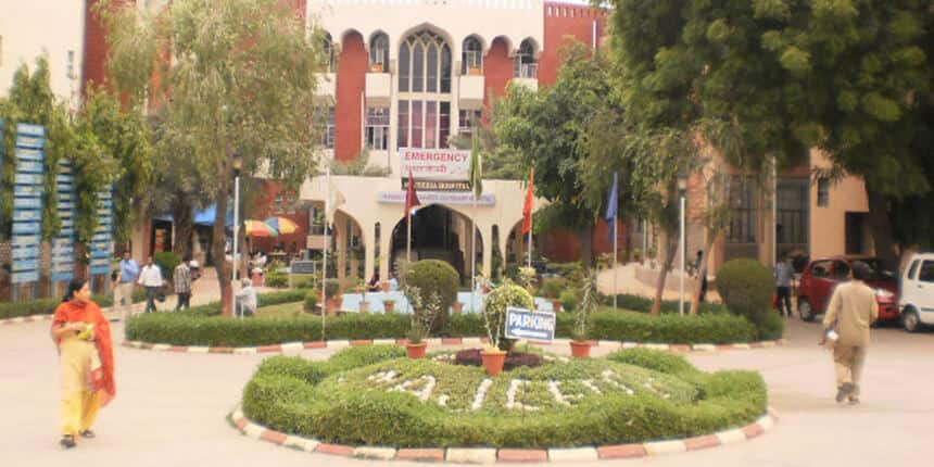 Institutes are integrating technological tools to include industry demands. (Representational Image: Jamia Hamdard Official Website)