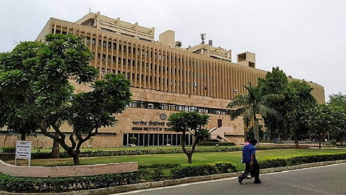 The number of students availing the on-campus IIT placements in 2023-24 has increased by about 25% compared to last year. (Image: IIT-D/ Wikimedia Commons)