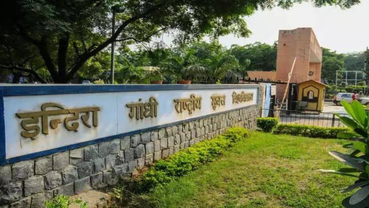 इग्नू में यूजी, पीजी, डिप्लोमा और सर्टिफिकेट पाठ्यक्रमों सहित कई विषयों में 200 से अधिक कोर्स उपलब्ध हैं।