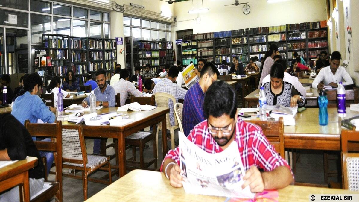 Hundreds of students staged a protest on the law faculty campus on Monday demanding an extension of exam dates. (Image: DU's Campus Law Centre/ Official website)