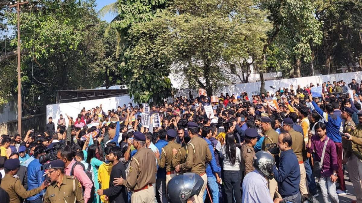 BPSC 70th CCE re-exam notification to be issued soon. (Image source: BPSC protest - X/ @aditiyadav_00)