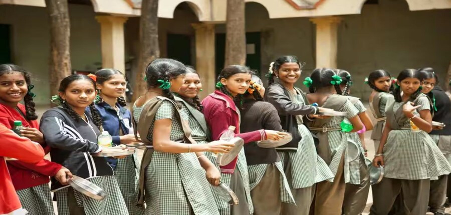 पुलिस ने शुक्रवार (28 दिसंबर) को 12वीं कक्षा के एक छात्र की आत्महत्या की सूचना दी। (प्रतीकात्मक-फ्रीपिक)