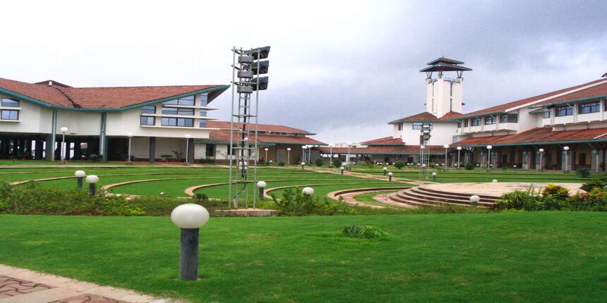 IIM Kozhikode Chief Executive Office programme registration is open. (Image: Official website)