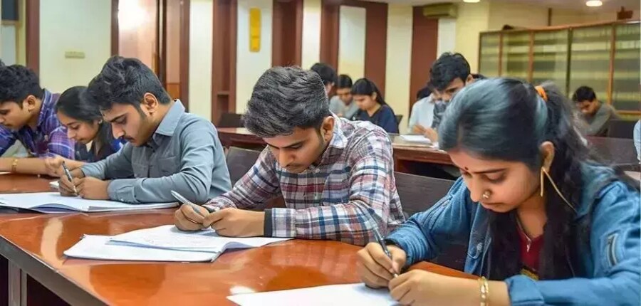 जेईई मेन सेशन 2 बीई, बीटेक परीक्षा दो पालियों में (प्रतीकात्मक-फ्रीपिक)