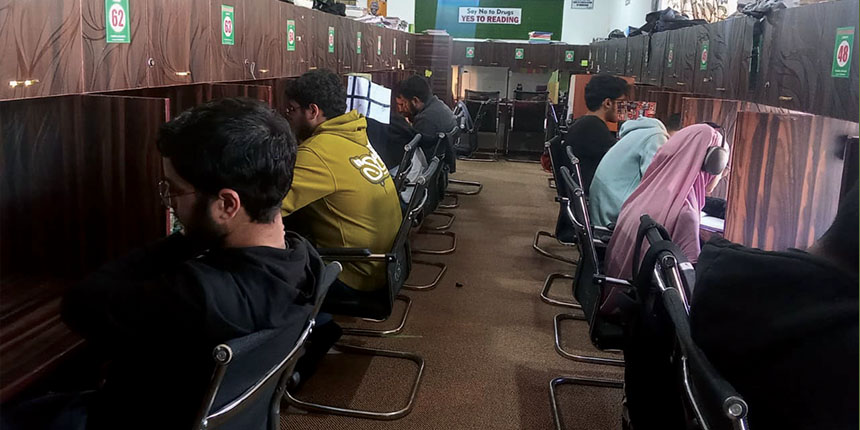 J-K candidates for NEET UG, PG, JEE Main and recruitment exams prepare in Srinagar reading rooms. (Image: Dilshada Pathan’s reading room, Source: Pathan)