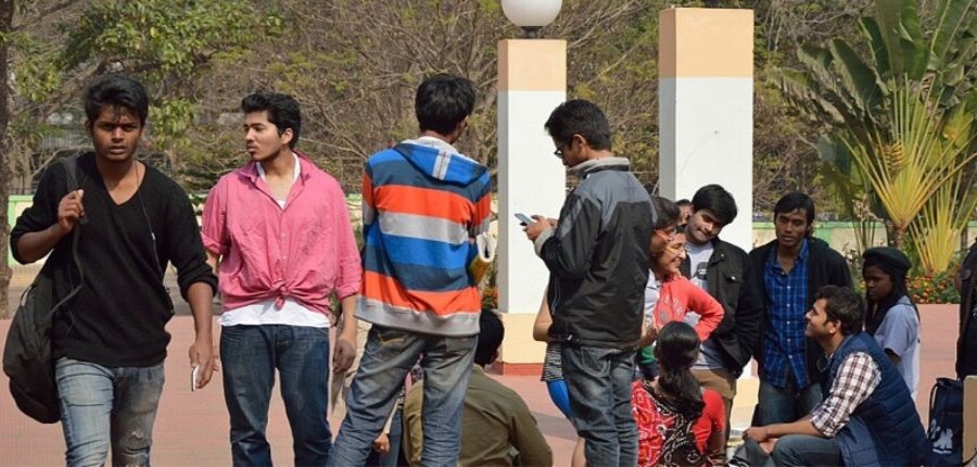 मुंबई विश्वविद्यालय से संबद्ध कॉलेजों की कक्षाएं 4 जुलाई से शुरू होंगी। (प्रतीकात्मक-विकिमीडिया कॉमन्स)
