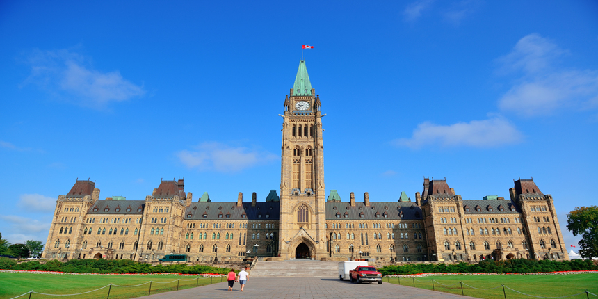 Universities in Canada with No Application Fee for International Students 2024