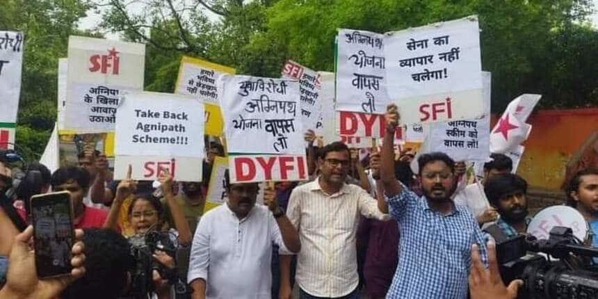 Agnipath Scheme: Protest against the Agniveer scheme in Delhi by left-leaning student and youth groups, SFI, DYFI (Image: X/Aishe Ghosh, SFI)