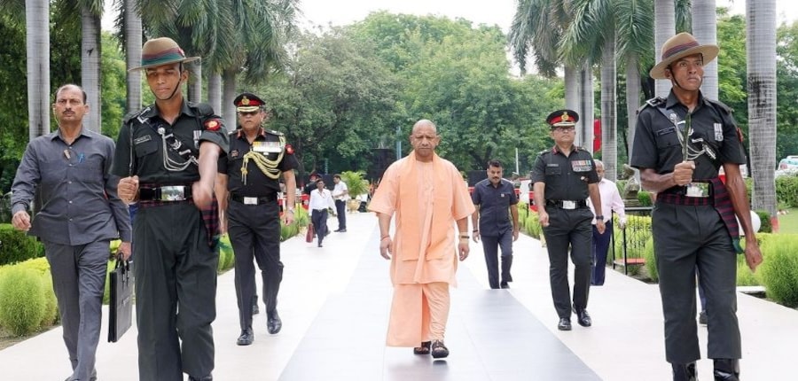 यूपी सीएम ने कहा कि प्रधानमंत्री नरेंद्र मोदी के नेतृत्व में भारत आज दुनिया की पांचवीं सबसे बड़ी अर्थव्यवस्था बन गया है। (इमेज सोर्स - @myogiadityanath)