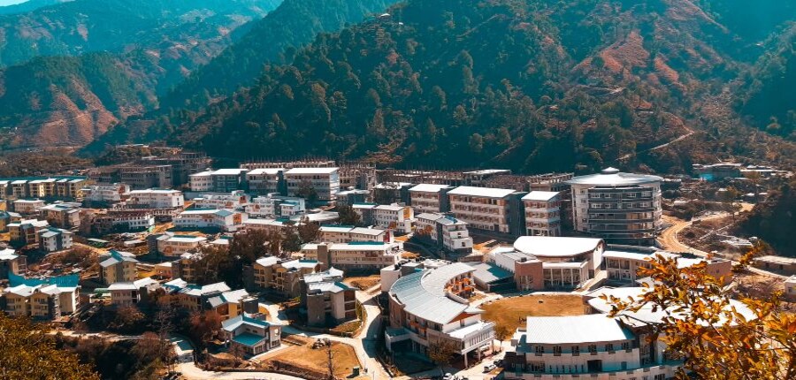 यह कार्यक्रम संगीत और म्यूसोपैथी में एक व्यापक शिक्षा प्रदान करता है।