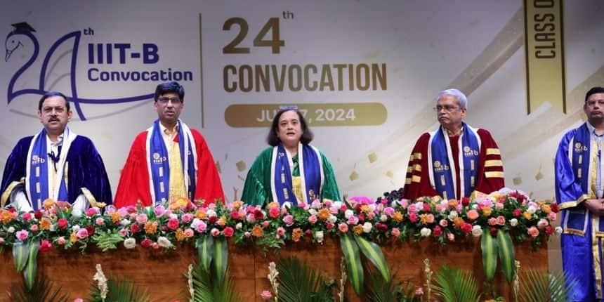 आईआईआईटी-बी के दीक्षांत समारोह में विज्ञान एवं प्रौद्योगिकी विभाग, भारत सरकार के सचिव प्रो अभय करंदीकर बतौर मुख्य अतिथि शामिल हुए। (स्त्रोत-ऑफिशियल प्रेस रिलीज)
