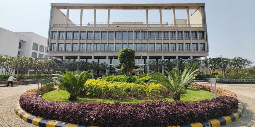 IIM Raipur offers 6 MDPs for working professionals. (Image: IIM Raipur)