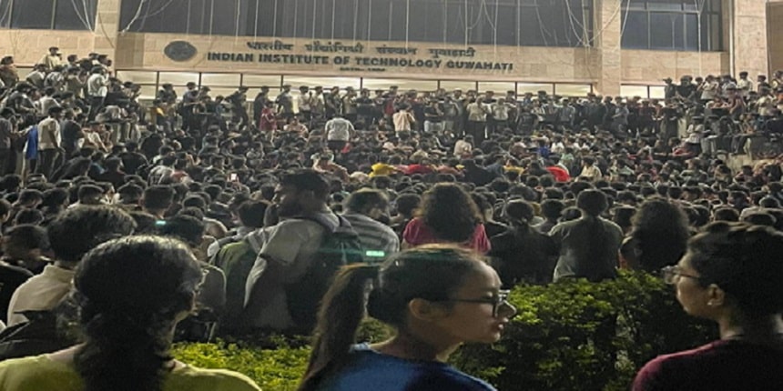 Thousands of students gathered outside the administrative block on Monday protesting against the IIT Guwahati student death. (Image: X/ @ROKIBUZZAMAN2)