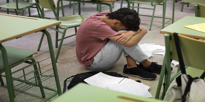 The student is studying nursing at a college in Chowk Kotwali. (Image: freepik)