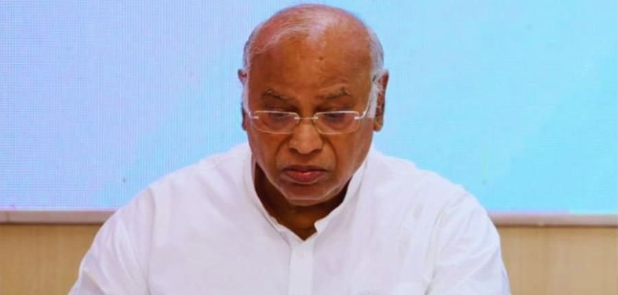 कांग्रेस अध्यक्ष ने कहा कि साल 1962 से डॉ. राधाकृष्णन का जन्मदिन शिक्षक दिवस के रूप में मनाया जाता है। (स्त्रोत-आधिकारिक 'एक्स'/खड़गे)