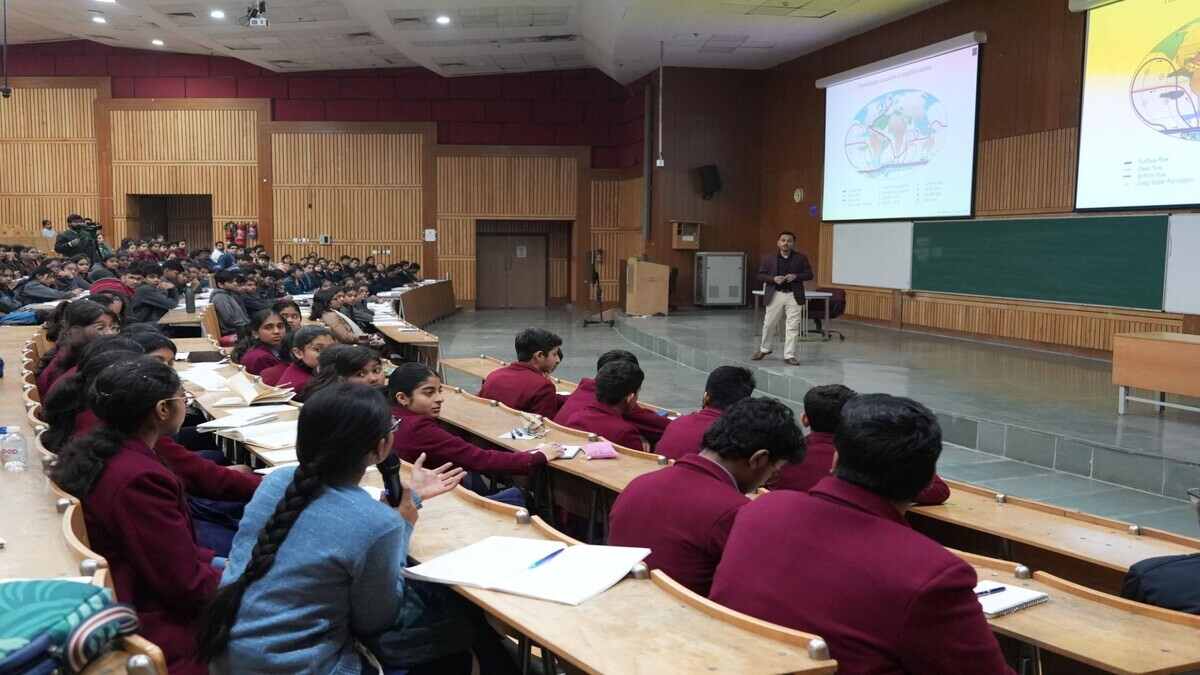 IIT Delhi: First lecture was held on topice, 'Earth’s Oceans: The Physics Behind Their Might.' (Image: IIT Delhi officials)