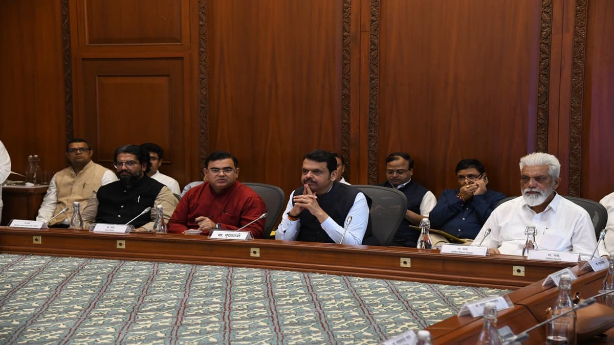 Chief minister Devendra Fadnavis launched a ‘100-day plan’ at an inter-departmental meeting today. (Image source: Official)