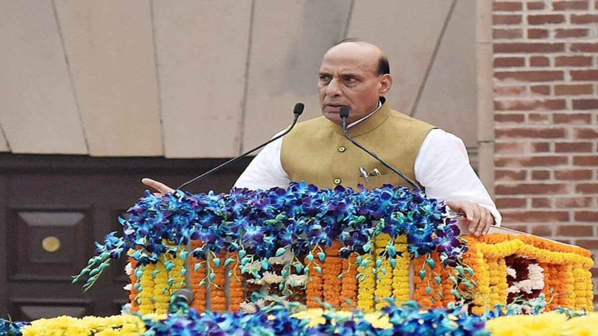 Defence minister Rajnath Singh said that the youth now have the means and resources in the country to fulfil their dreams and aspirations. (Image source: Wikimedia Commons)