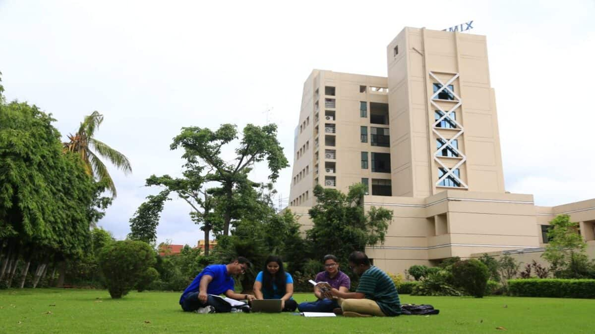 XIMB MBA admission 2025 registration deadline is January 20. (Image: XIMB official website)