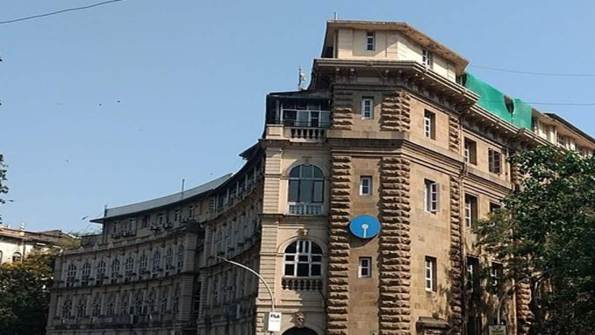 The SBI CBO 2025 phase 1 or round 1 examination involved an objective test holding 120 marks and a descriptive test with 50 marks. (Image source: Official website)