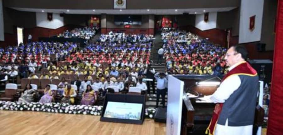 केंद्रीय स्वास्थ्य एवं परिवार कल्याण मंत्री जेपी नड्डा ने एम्स दिल्ली दीक्षांत समारोह 2025 को संबोधित किया। (स्त्रोत-पीआईबी)