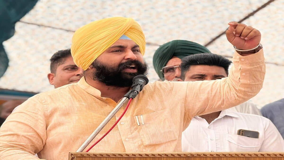 Punjab education minister directs no non-teaching duties for teachers; emphasis on classroom presence