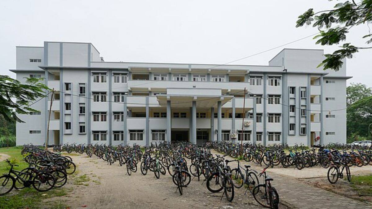 गेट 2026 के लिए आधिकारिक वेबसाइट gate2026.iitg.ac.in के माध्यम से आवेदन कर सकते हैं। (प्रतीकात्मक-विकिमीडिया कॉमन्स)