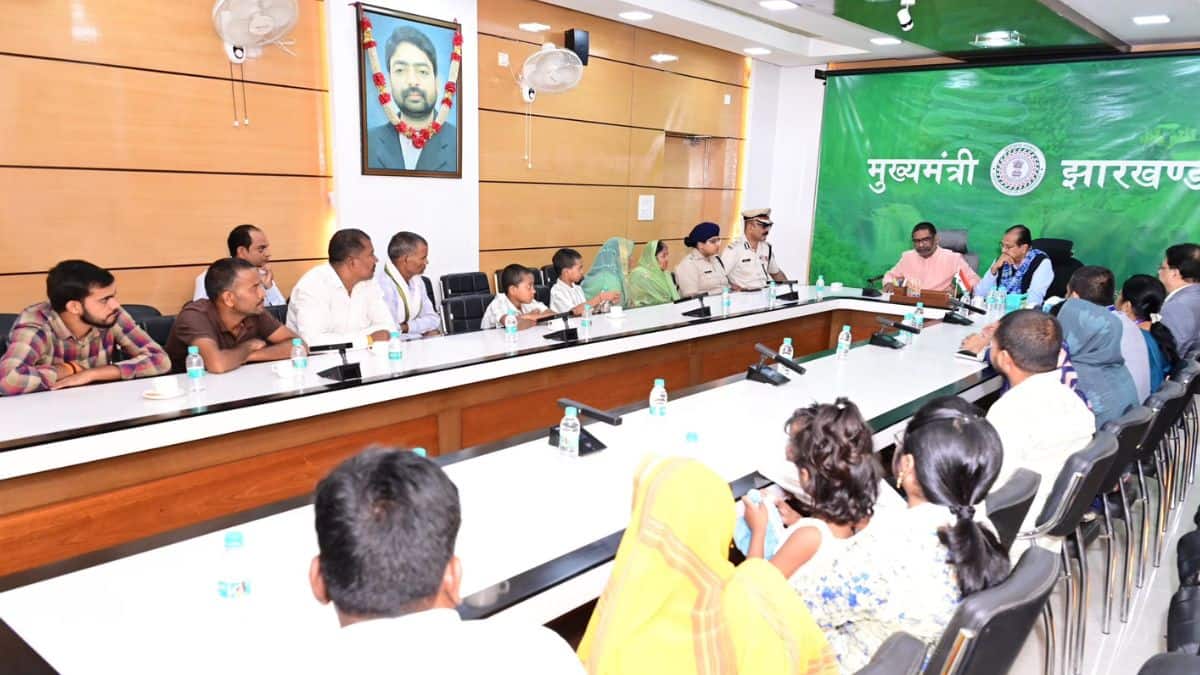 सीएम ने बताया कि शिक्षा विभाग और झारखंड पुलिस के बीच स्कूल खोलने की रूपरेखा पर काम चल रहा है। (इमेज-एक्स/@HemantSorenJMM)