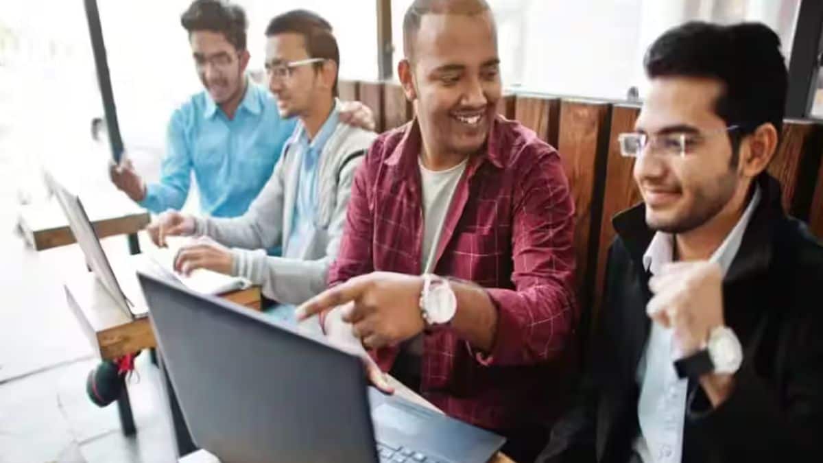 आरएसएसबी डीईओ भर्ती 2025 लिखित परीक्षा 10 जून 2025 में आयोजित की गई। (प्रतीकात्मक-फ्रीपिक)