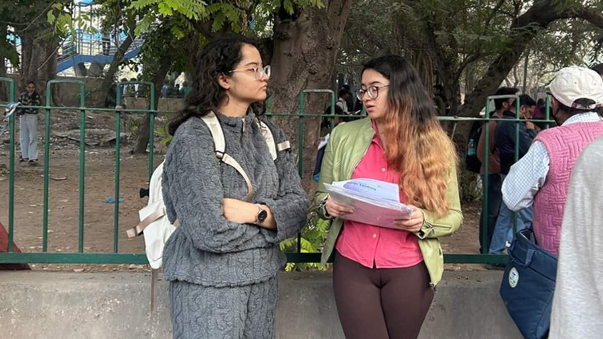 IIM CAT admit card 2025 out; updates on mock test, slot timings, exam date, syllabus. (Image source: Careers360)