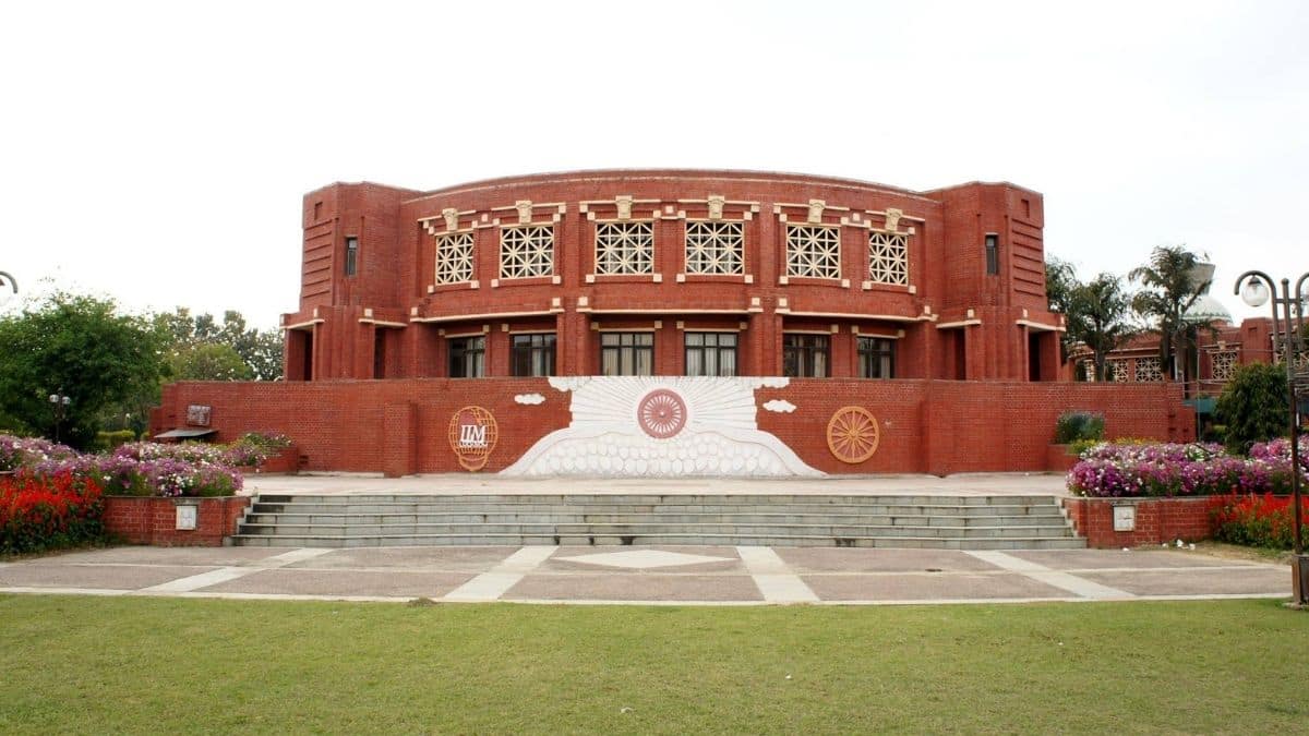 आईआईएम लखनऊ के पीएचडी स्नातकों के पास करियर के अनेक अवसर हैं।