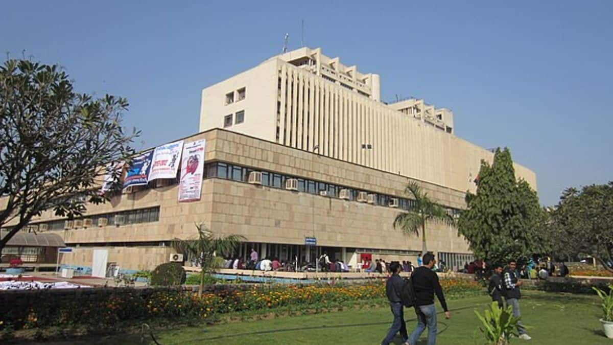 आईआईटी दिल्ली के बाद आईआईटी बॉम्बे और आईआईटी खड़गपुर का स्थान है। (प्रतीकात्मक-विकिमीडिया कॉमन्स)