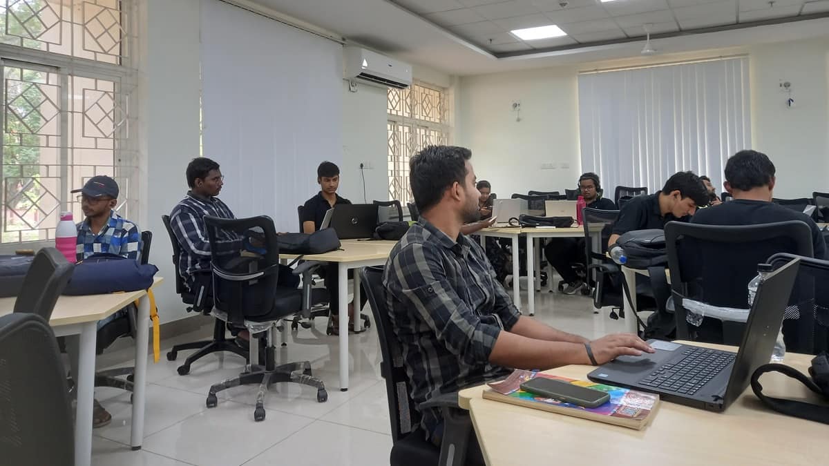 JEE Main 2026: NIT Warangal cut-offs for BTech programmes over 3 years; JoSAA closing ranks. (Image: NIT Warangal)