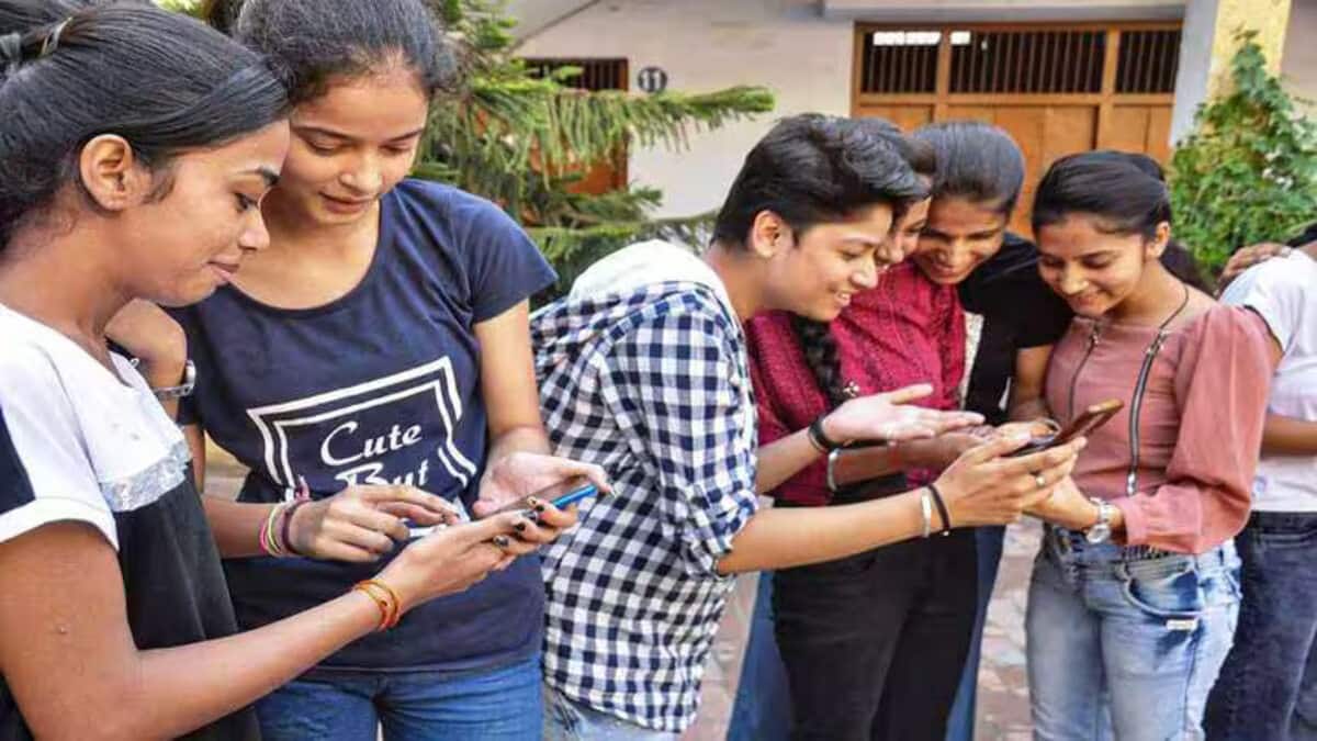 MHT CET 2026 tentative exam dates out; PCB group test from April 21 to 26