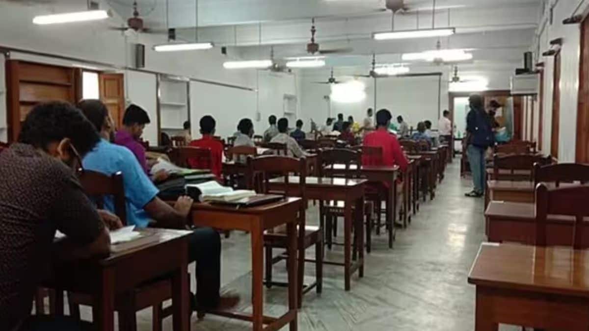 बीएसएससी द्वारा स्पोर्ट्स इंस्ट्रक्टर भर्ती के लिए एप्लीकेशन की लास्ट डेट 14 दिसंबर तक बढ़ा दी गई है। (प्रतीकात्मक-विकिमीडिया कॉमन्स)