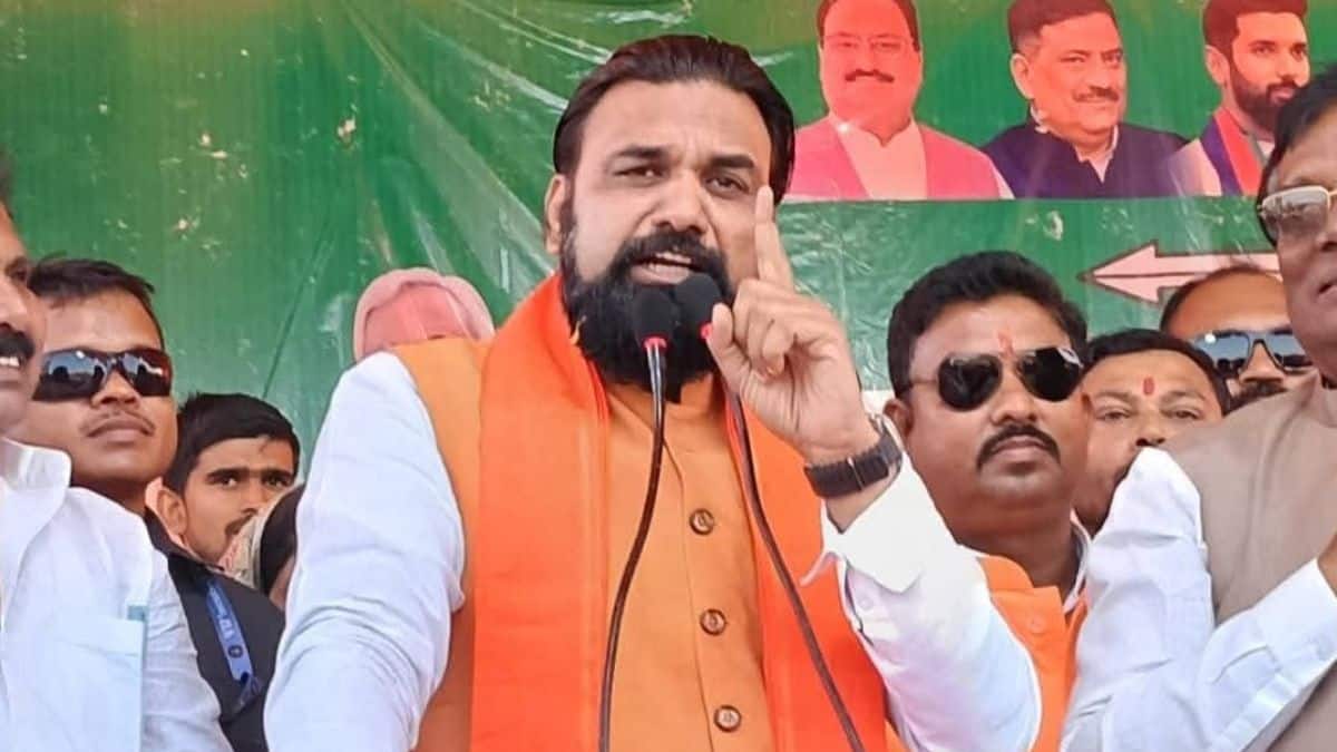 छात्राओं की सुरक्षा सुनिश्चित करने के लिए स्कूलों और कॉलेजों के आसपास विशेष पुलिस बल तैनात किया जाएगा। (इमेज-एक्स/@samrat4bjp)