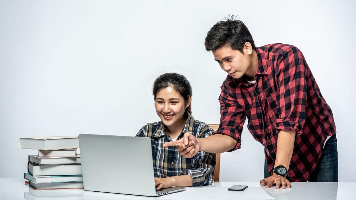 आरआरबी एनटीपीसी करेक्शन विंडो के दौरान कैंडिडेट पर्सनल, एजुकेशनल और दूसरी डिटेल्स में बदलाव कर सकेंगे। (प्रतीकात्मक-फ्रीपिक)