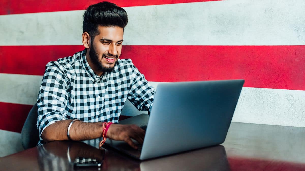 स्वयं जुलाई एप्लीकेशन फॉर्म 2025 में सुधार केवल निर्दिष्ट क्षेत्रों में किए जा सकते हैं। (प्रतीकात्मक-फ्रीपिक)