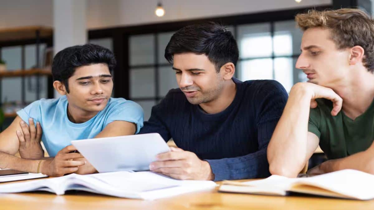 आरएसएसबी अपर प्राइमरी टीचर भर्ती 2025 अधिसूचना आधिकारिक वेबसाइट rssb.rajasthan.gov.in पर उपलब्ध है। (प्रतीकात्मक-फ्रीपिक)