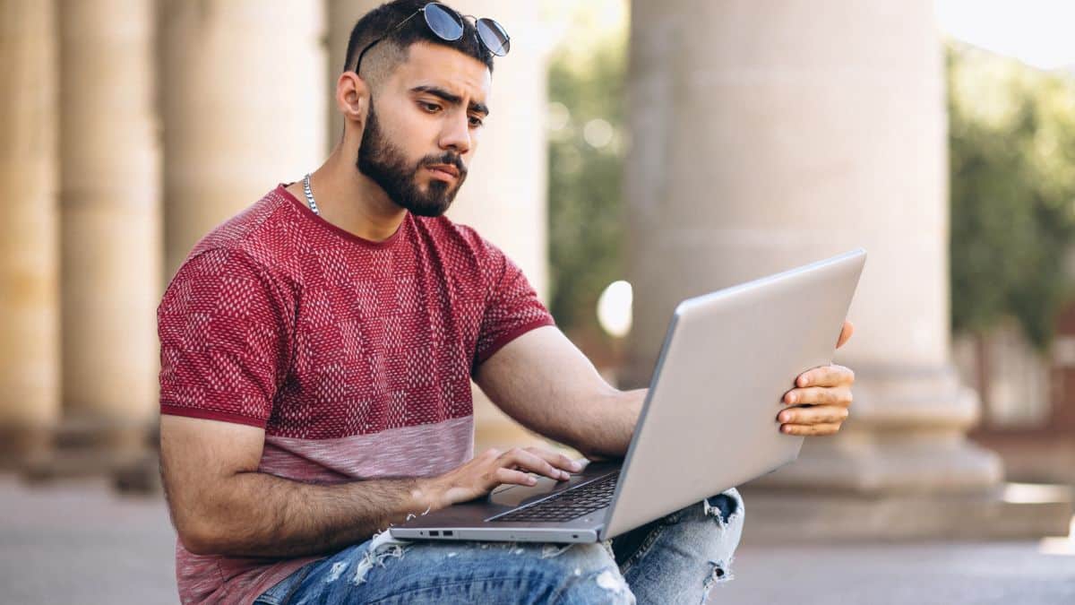 जिन उम्मीदवारों ने सीबीटी 1 पास किया है, वे आरआरबी एनटीपीसी यूजी सीबीटी 2 परीक्षा में हिस्सा लेंगे। (प्रतीकात्मक-फ्रीपिक)