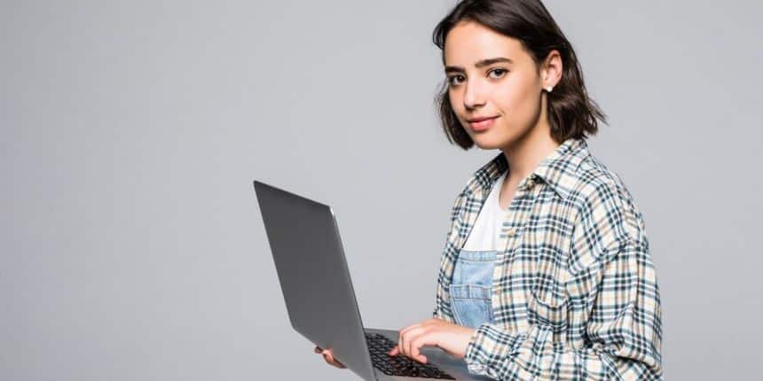 वर्ष 2019 में 922 महिला उम्मीदवारों में से अंतिम योग्यता सूची में 220 महिलाएं शामिल थीं। (प्रतीकात्मक-फ्रीपिक)