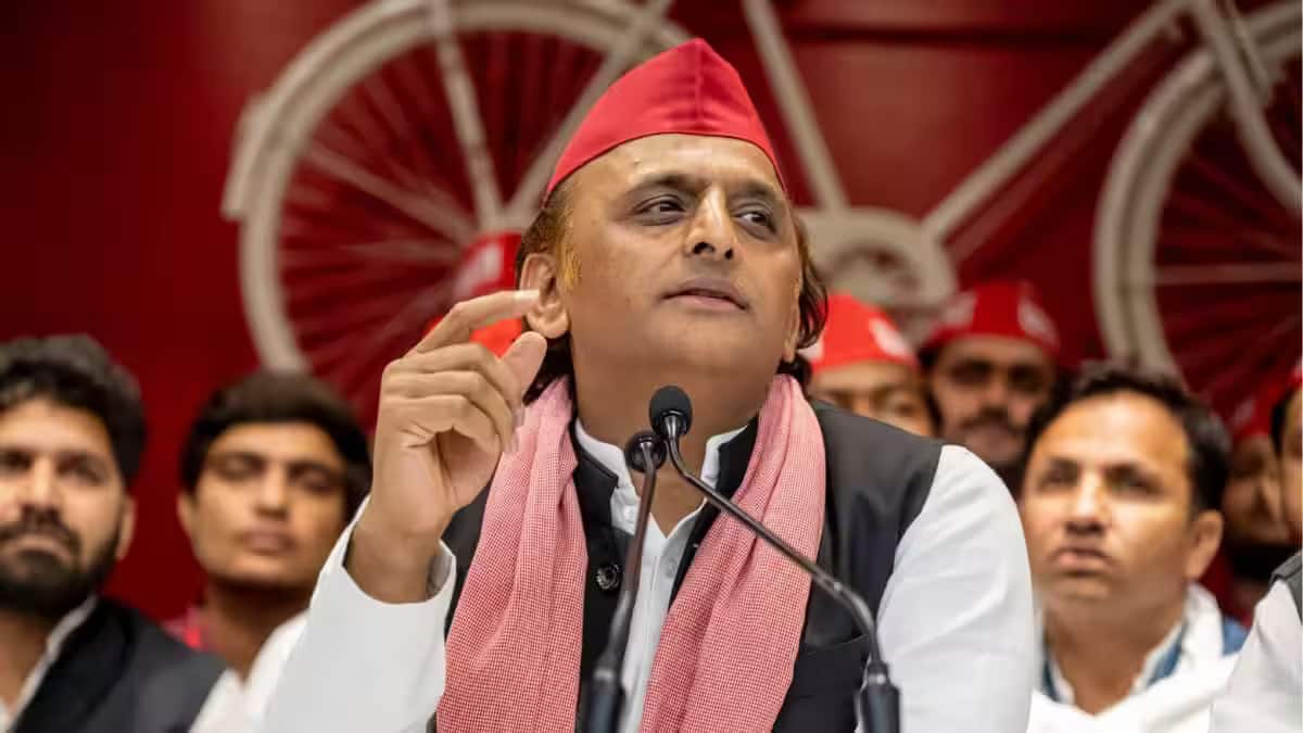 Akhilesh Yadav amplifies students’ protest appeal over hiring delays. (Image: X/@yadavakhilesh)