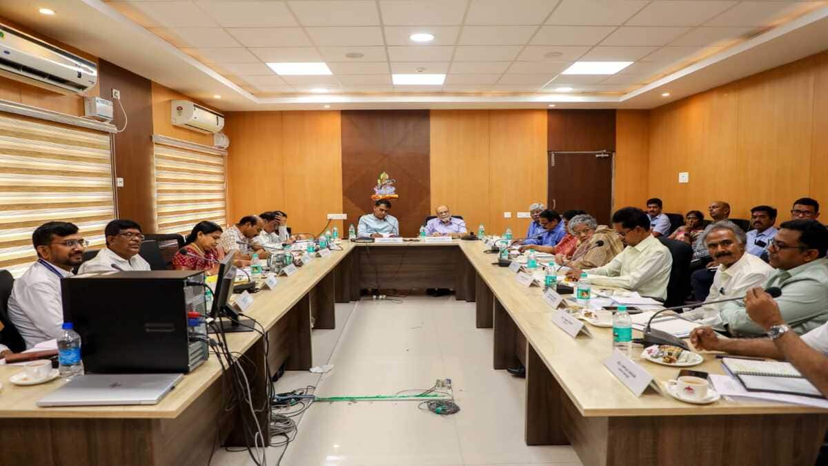 Tamil Nadu curriculum meeting focuses on age-appropriate content and student engagement. (Image: Official press release)