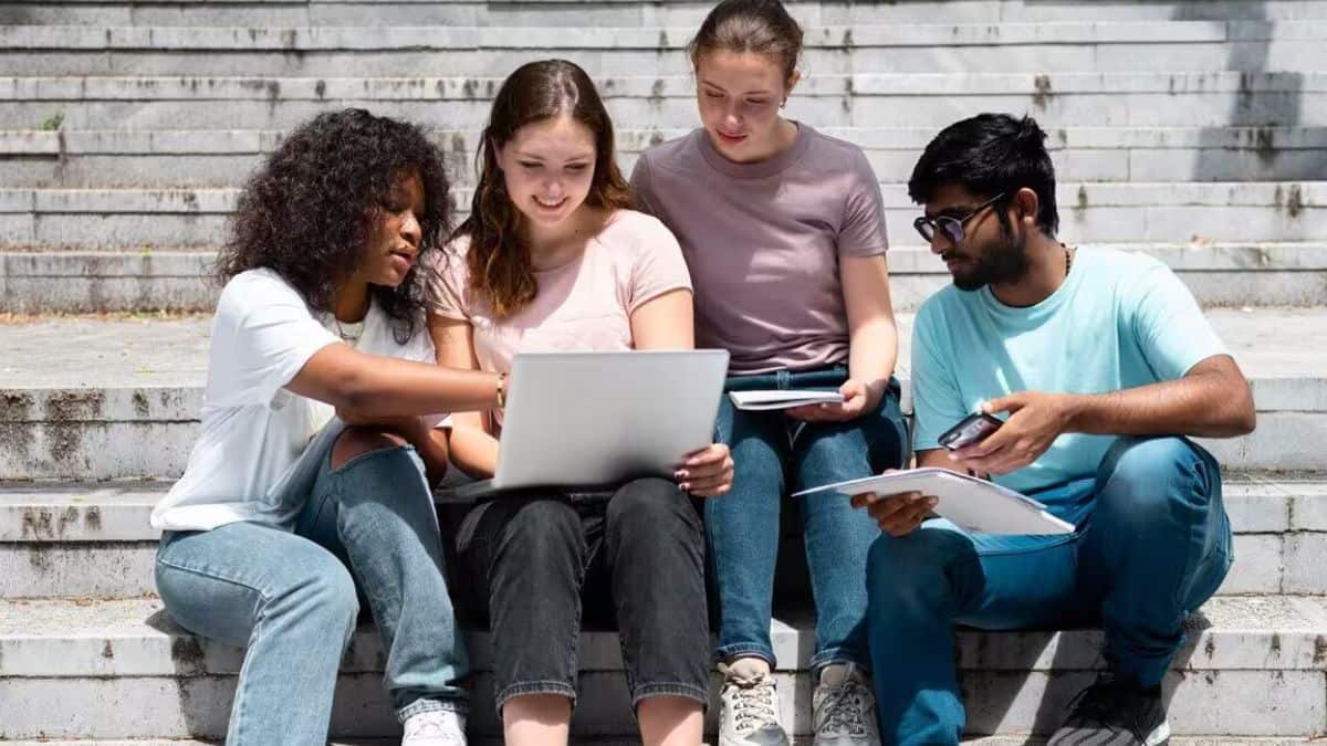 उम्मीदवार ऑफिशियल वेबसाइट upsconline.nic.in के जरिए ऑनलाइन आवेदन कर सकते हैं। (प्रतीकात्मक-फ्रीपिक)