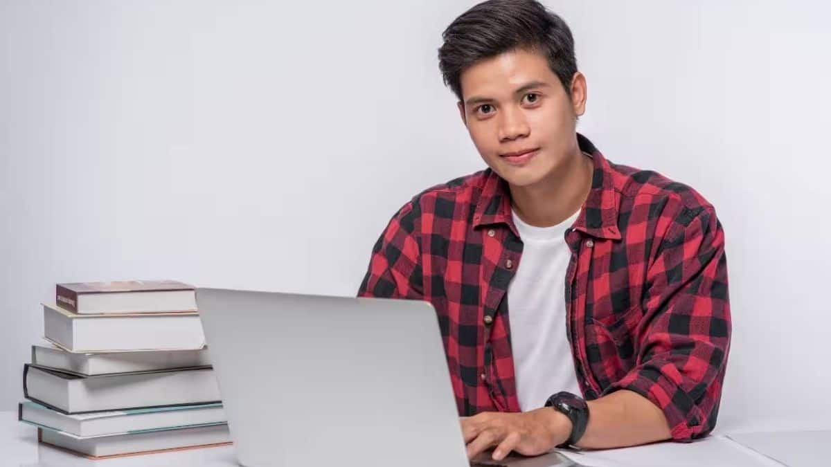 कैंडिडेट्स ऑफिशियल वेबसाइट से सीएसआईआर यूजीसी नेट हॉल टिकट डाउनलोड कर सकते हैं। (प्रतीकात्मक-फ्रीपिक)