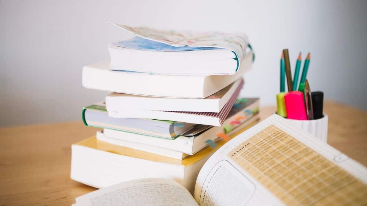 एनईपी-2020 में कहा गया है कि उच्च शिक्षा को मजबूत बनाने के लिए नियामक व्यवस्था में व्यापक सुधार जरूरी है। (प्रतीकात्मक-फ्रीपिक)