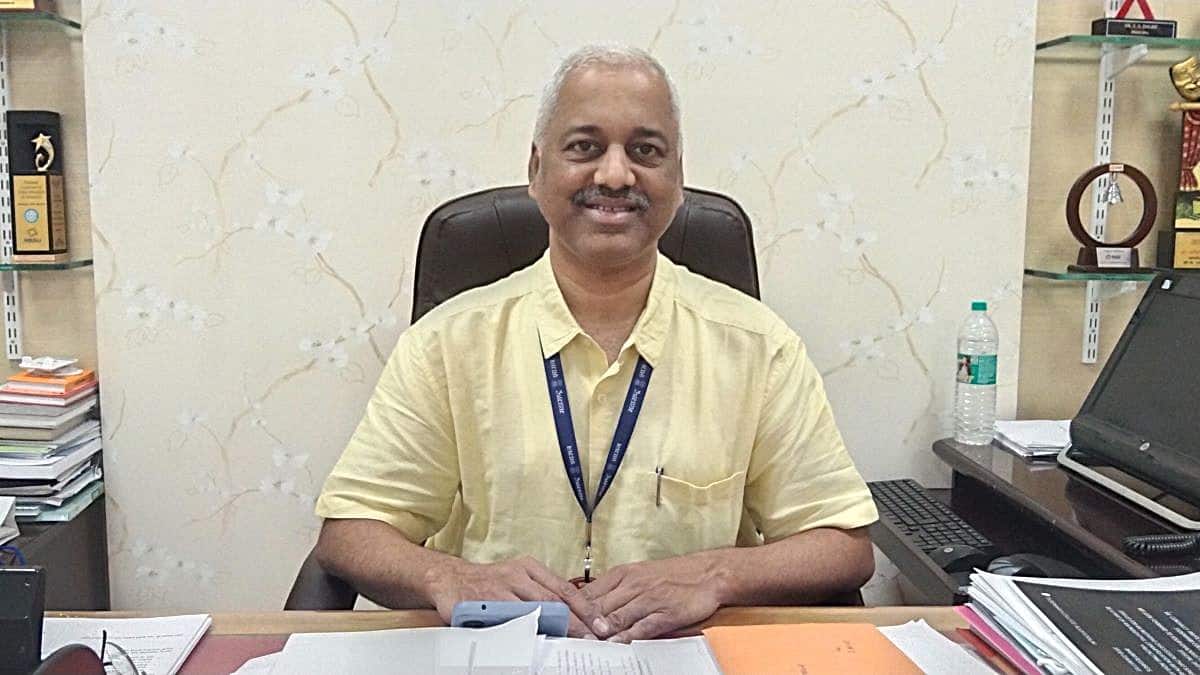 One needs to adapt to the current trends in the education sector, says SIMSREE Mumbai Director Shriniwas Dhure. (Image: Careers360)