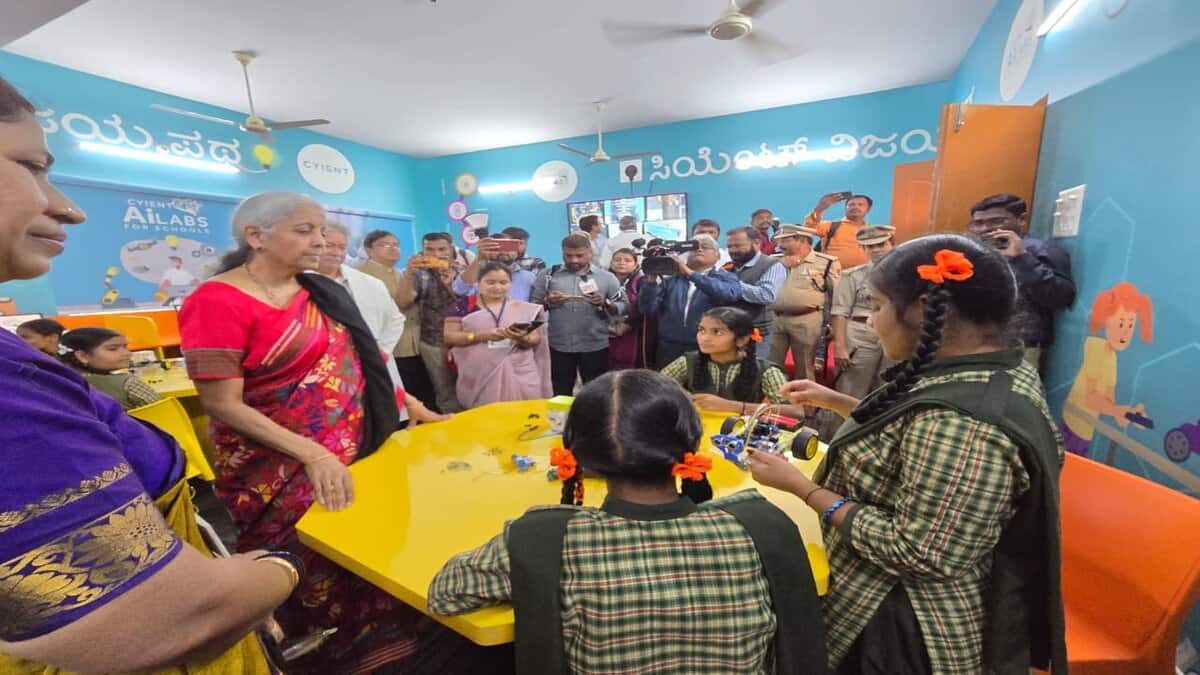 Five world-class AI, STEM (Science, Technology, Engineering, and Mathematics) and Robotics laboratories are being established in government schools. (Image source: Official FM office X account)